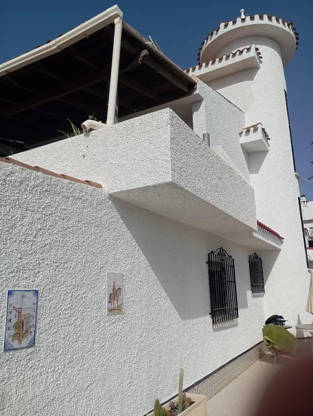 Edificio con 6 apartamentos, con piscina propia y una parcela de 550m zona geraneos — 8