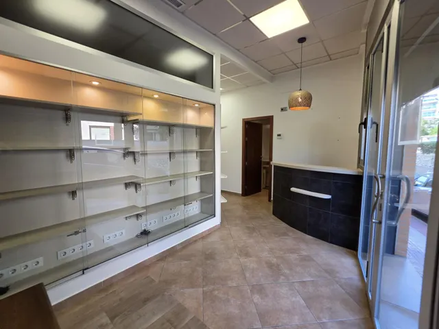Local comercial con opción a vivienda en Benissa Pueblo : luz, amplitud y vistas al Peñón de Ifach y al Mar — 17