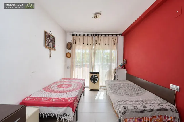 **VIVIENDA CON TERRAZA, PISCINA Y PARKING EN LA RÀPITA** ☀️ — 5