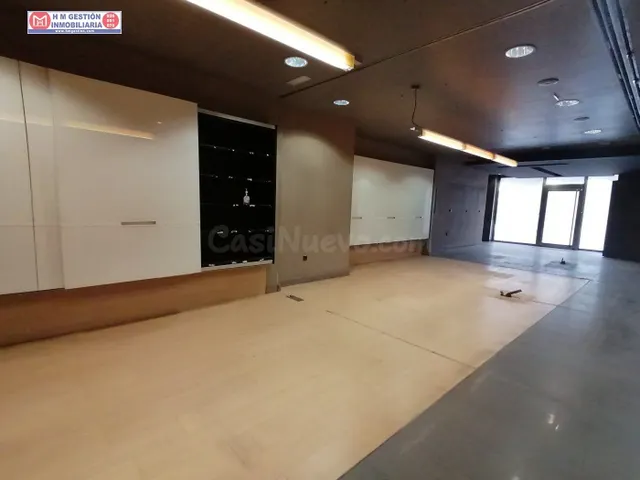 LOCAL COMERCIAL EN PLENO CENTRO DE HERENCIA CON BAÑOS ADAPTA - foto 5