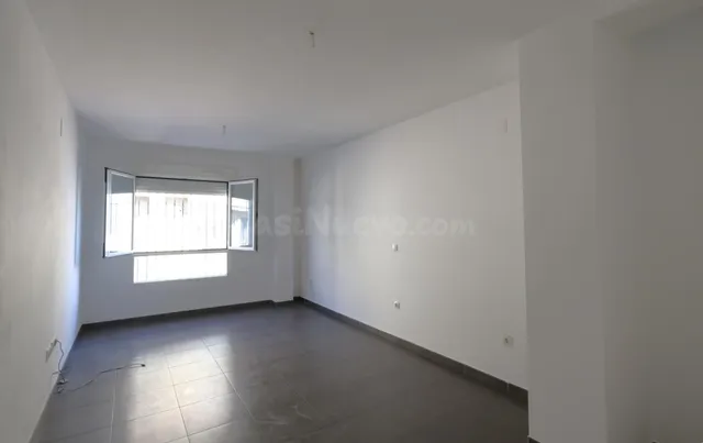 PISO CON GARAJE EN EL CENTRO DE CULLAR VEGA - foto 2
