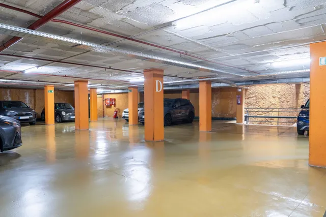 Parking de moto 2m² en alquiler - Les Corts — 13