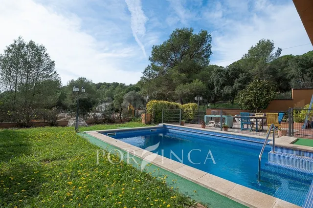 Villa con carácter de 5 dormitorios cerca de Palamós en un e - foto 4