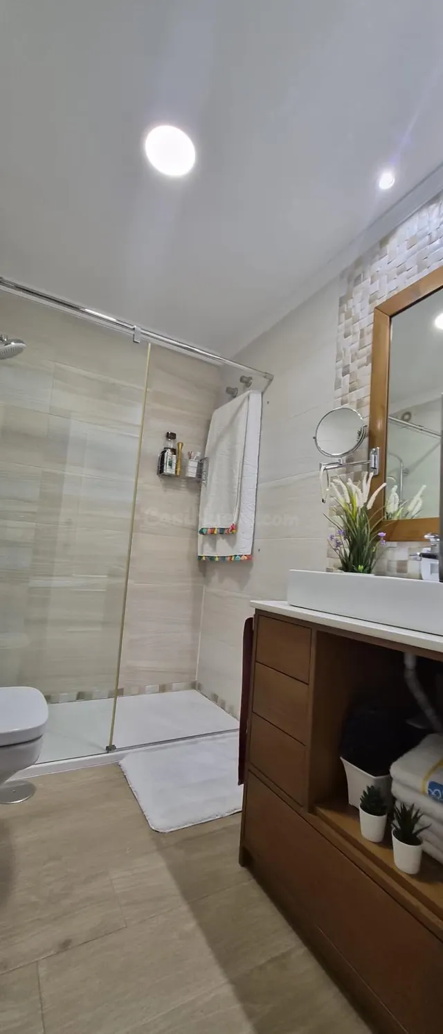 Amplia vivienda con piscina en una de las mejores zonas resi - foto 3