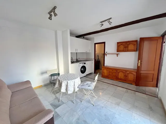 Apartamento de 1 dormitorio con terraza junto a la Universidad – El Ejido — 6