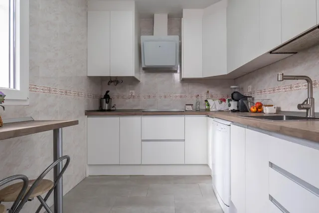 Encantadora Casa Reformada en Ogijares con Vistas y Espacios para Disfrutar — 13