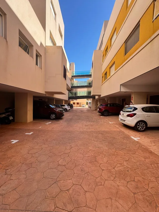 Precioso apartamento en planta baja con jardín privado, terraza y piscina en Orihuela Costa — 11