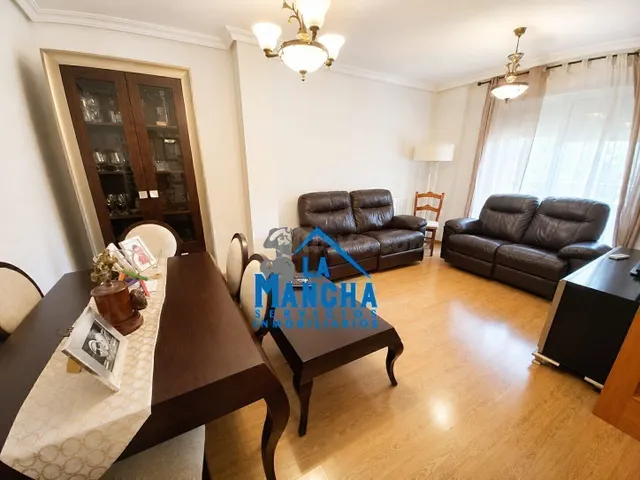 *240.000€* INMOBILIARIA LA MANCHA VENDE PISO EN EL BARRIO SA - foto 5