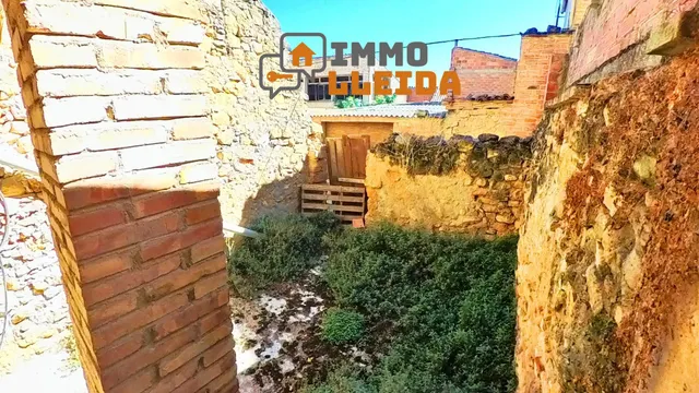 OPORTUNIDAD Casa en La Granadella con patio — 25