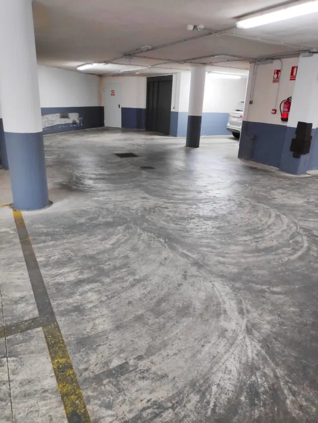Plaza de garaje doble con capacidad para un coche y una moto - foto 2