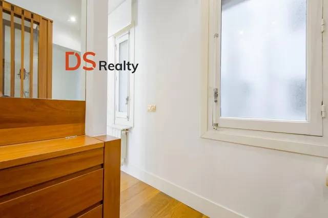 Ds realty presenta | vivienda exterior con tres balcones y terraza frente al templo de debod — 33