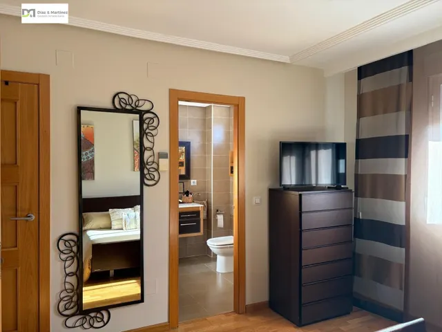 CHALET PAREADO  PRÓXIMO A ESPACIO LEÓN — 21