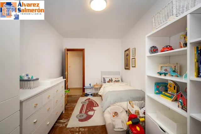 Piso y cochera en venta junto Acera de Darro. — 35