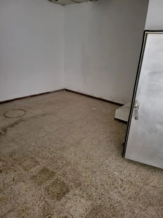 se vende local en nuevas colinas — 23