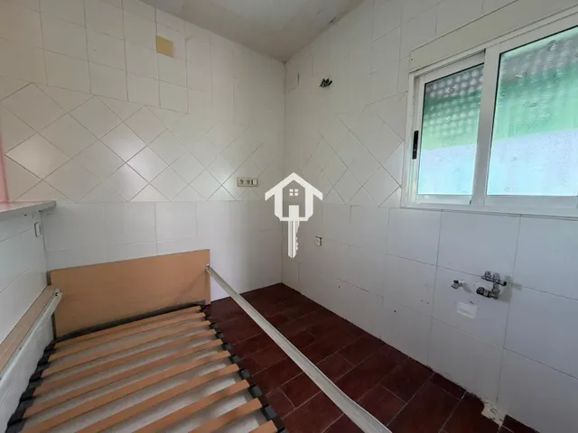 Casa independiente en moralet, Alicante. dos viviendas independientes, 3.700m2 de parcela, 5 habitaciones, 3 baños, piscina — 12