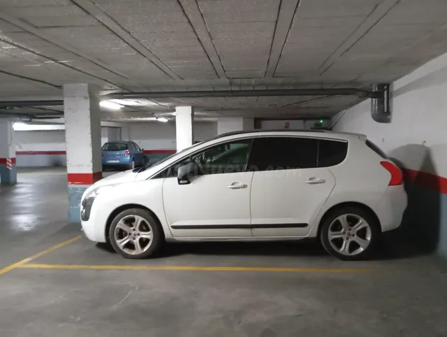 PLAZA DE GARAJE PARA COCHE GRANDE EN CALLE MEDINA SIDONIA — 4
