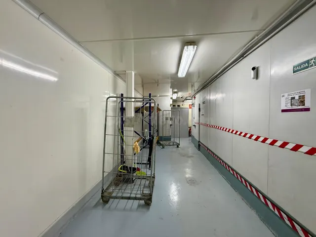 Local con cámaras frigoríficas de 190 m2 en Alquiler en Saba - foto 2