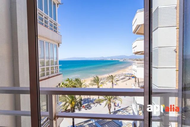 PRIMERA LINEA EN SALOU  VISTAS AL MAR — 11
