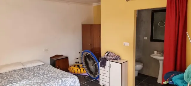 Edificio con piscina — 17