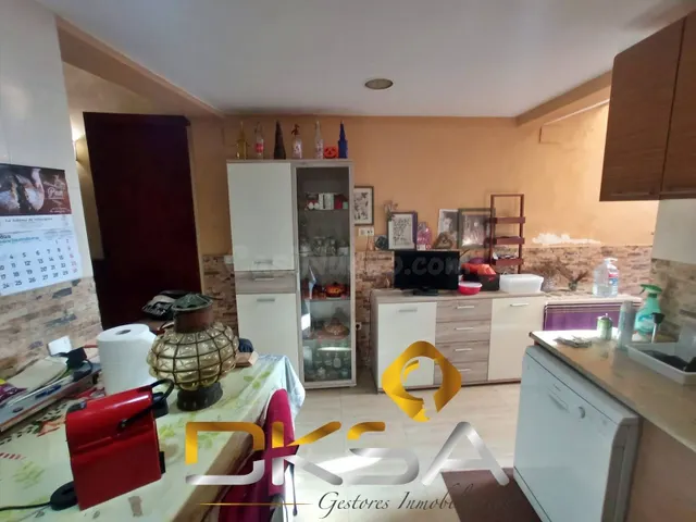 Casa tradicional de 233 m2 con terrazas y muchas posibilidad - foto 3