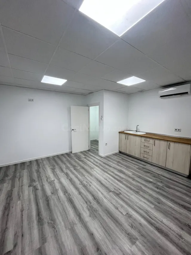 ALQUILER DE OFICINAS Y DESPACHOS COWORKING JUNTO A TIRO PICH - foto 4
