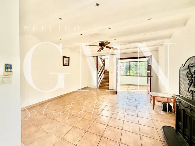 EXCELENTE VILLA EN ESQUINA EN ALBIR | MÁS PRIVACIDAD, LUZ Y GRAN POTENCIAL — 18