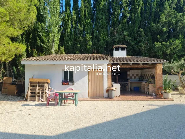 Chalet a la venta en Ontinyent. — 3