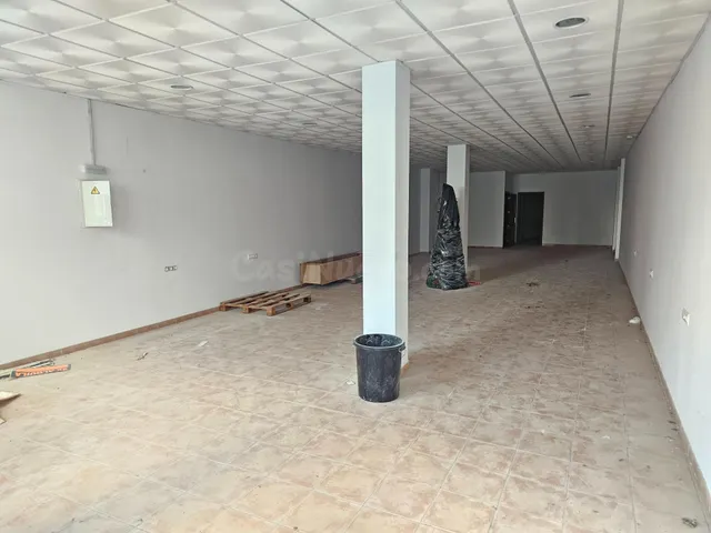 ALQUILER DE LOCAL EN ZONA CÉNTRICA - foto 2