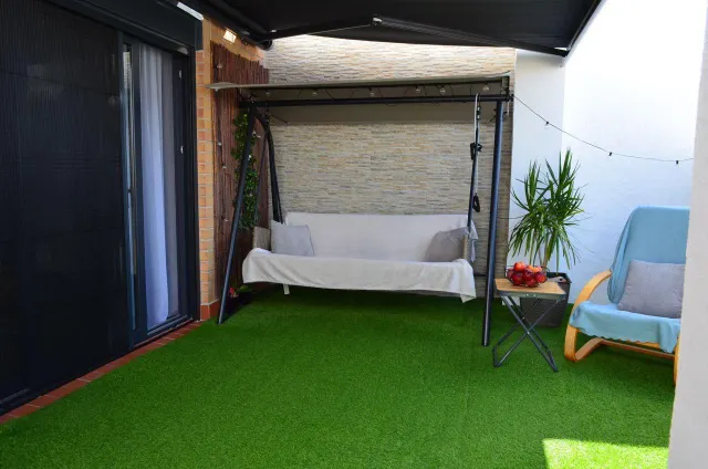 Ático orientado al sur con vistas al mar y amplia terraza en el centro de Torrevieja — 40