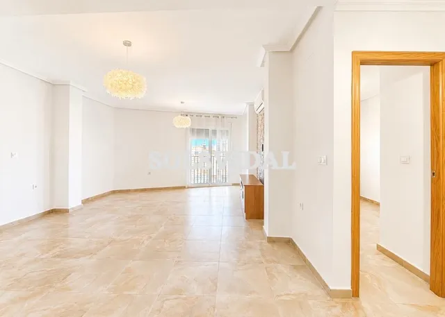 PISO DE LUJO EN JACARILLA — 11