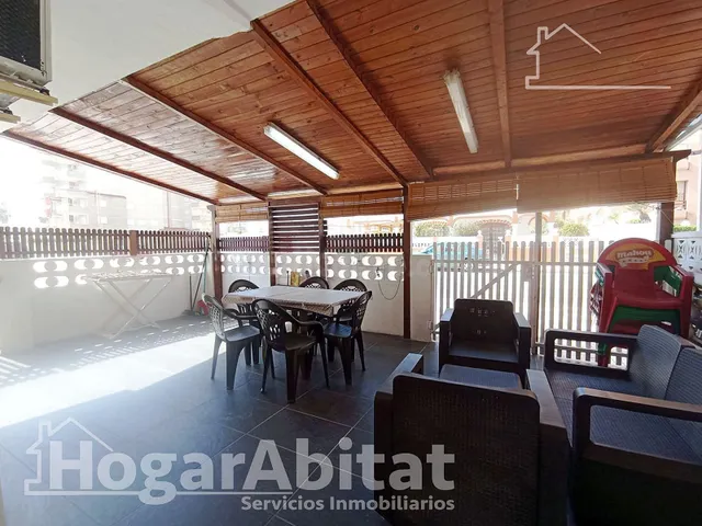 REFORMADO, ACOGEDOR CON TERRAZA EN PRIMERA LÍNEA DE PLAYA — 2