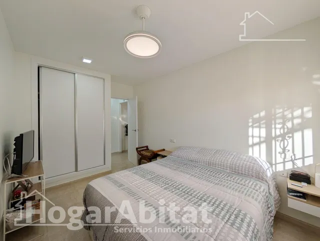 REFORMADO CON TERRAZA, PISCINA Y GARAJE CERCA DE LA PLAYA — 23
