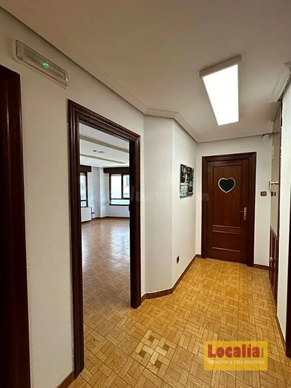 Oficinas en el centro de Torrelavega, Cantabria — 5