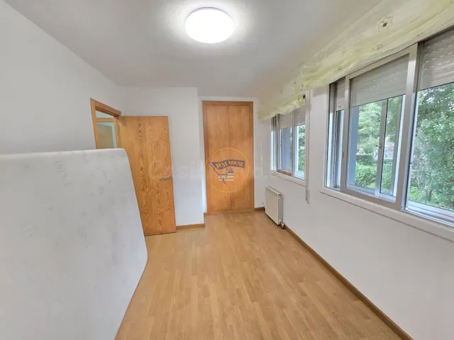 COQUETO APARTAMENTO SIN AMUEBLAR DE 2 DORMITORIOS EN COIA - foto 2