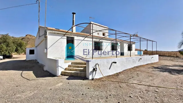 CASA DE CAMPO CON 9,7 HECTÁREAS Y OLIVOS EN PRODUCCIÓN - REF - foto 3
