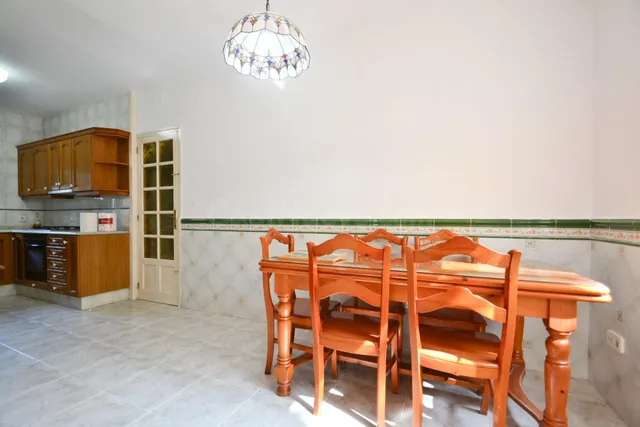 Casa céntrica en Deltebre con terraza - foto 4