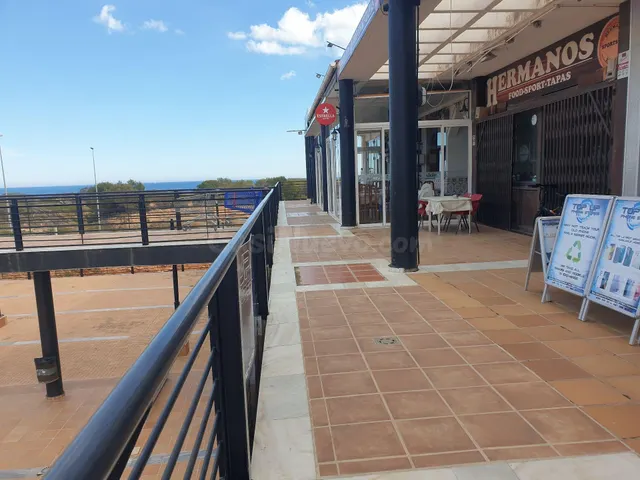 Business Opportunity - Freehold Bar for sale - Furnished - P - foto 4