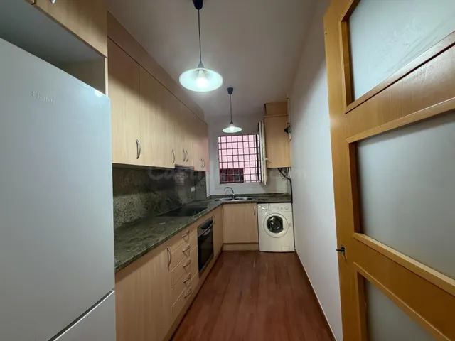 Vive en el corazón de Castelló d’Empúries: piso listo para entrar a vivir — 14