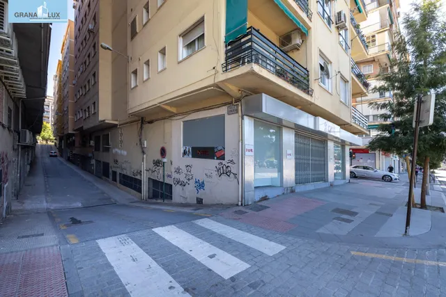 Local comercial en Camino de Ronda — 16