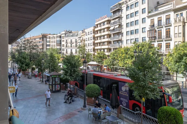 VENTA DE CÉNTRICO PISO EN ACERA DEL CASINO (CENTRO) - GRANADA — 49