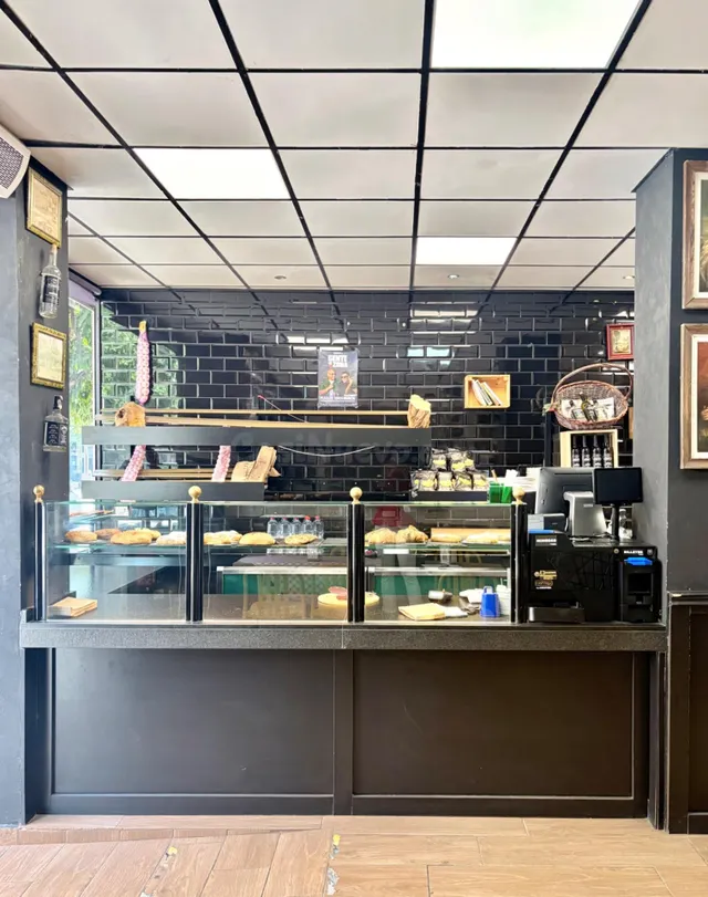CAFETERÍA-PIZZERÍA TOTALMENTE EQUIPADA Y CON LICENCIAS EN PA - foto 3