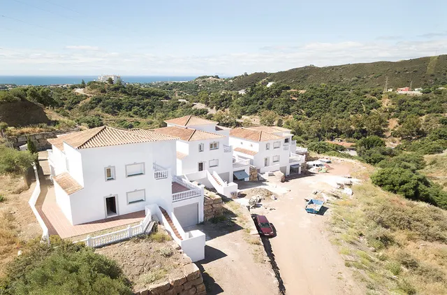 Chalet 4 habitaciones 350m² en venta - Costa Del Sol - foto 4
