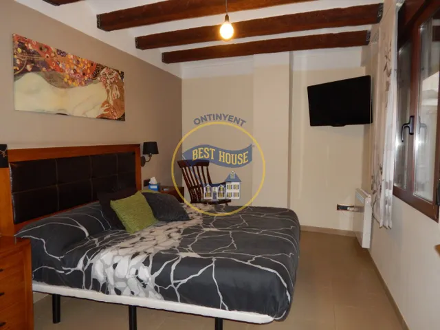 BONITA CASA EN CASCO ANTIGUO DE AGULLENT — 17