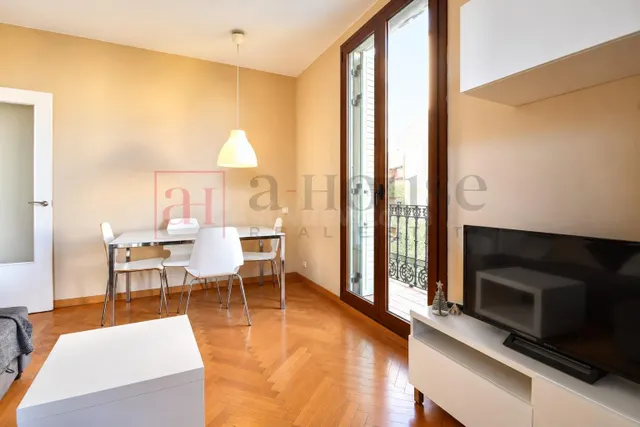 Piso para reformar con balcón en l' antiga esquerra de l' eixample — 3