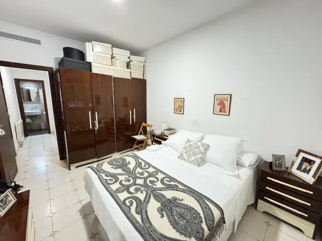 PISO DE 4 habitaciones Y DOS BAÑOS EN LA CALLE CALABRIA CERCA DEL SAGRADO CORAZÓN — 21