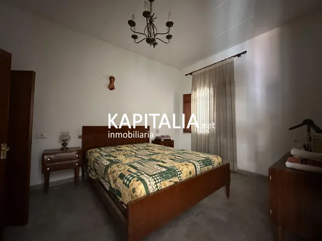 Casa en EXCLUSIVA en VENTA en el centro de Rotglà i Corberà con patio interior y 5 habitaciones — 21