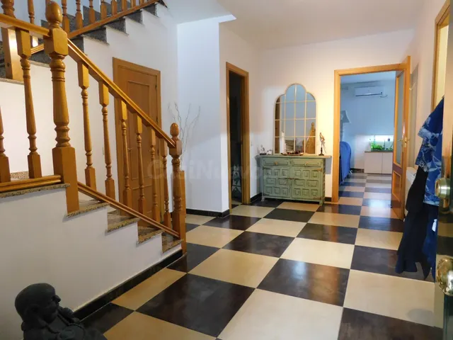 Chalet Adosado en Yuncler 3 Plantas para entrar a vivir - foto 5