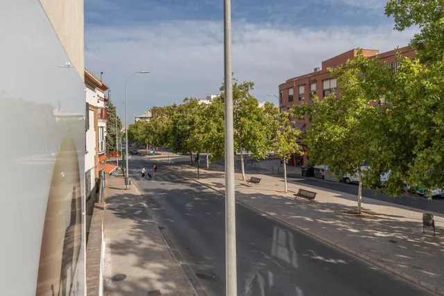 Edificio de 3 plantas destinado a oficinas junto a Centro Comercial Serrallo — 35