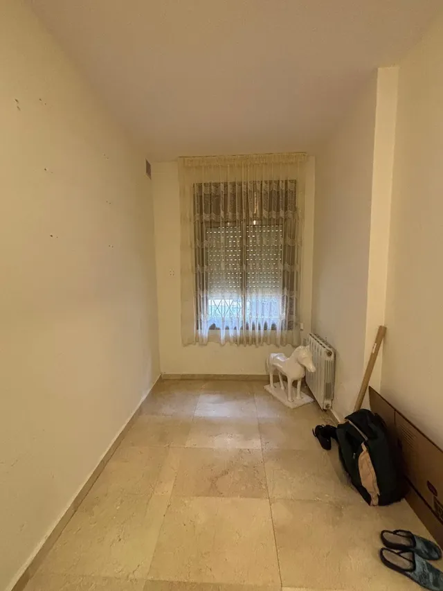 Espectacular Casa Unifamiliar con 2 Terrazas y Patio en el corazón de Hospitalet Centro — 27