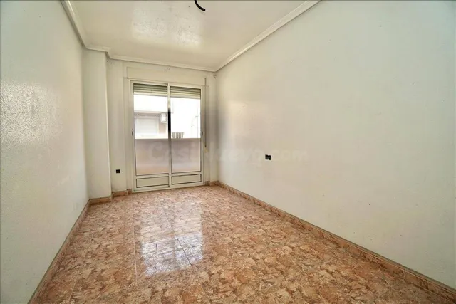 PISO | Tres dormitorios y muchas posibilidades en Catral